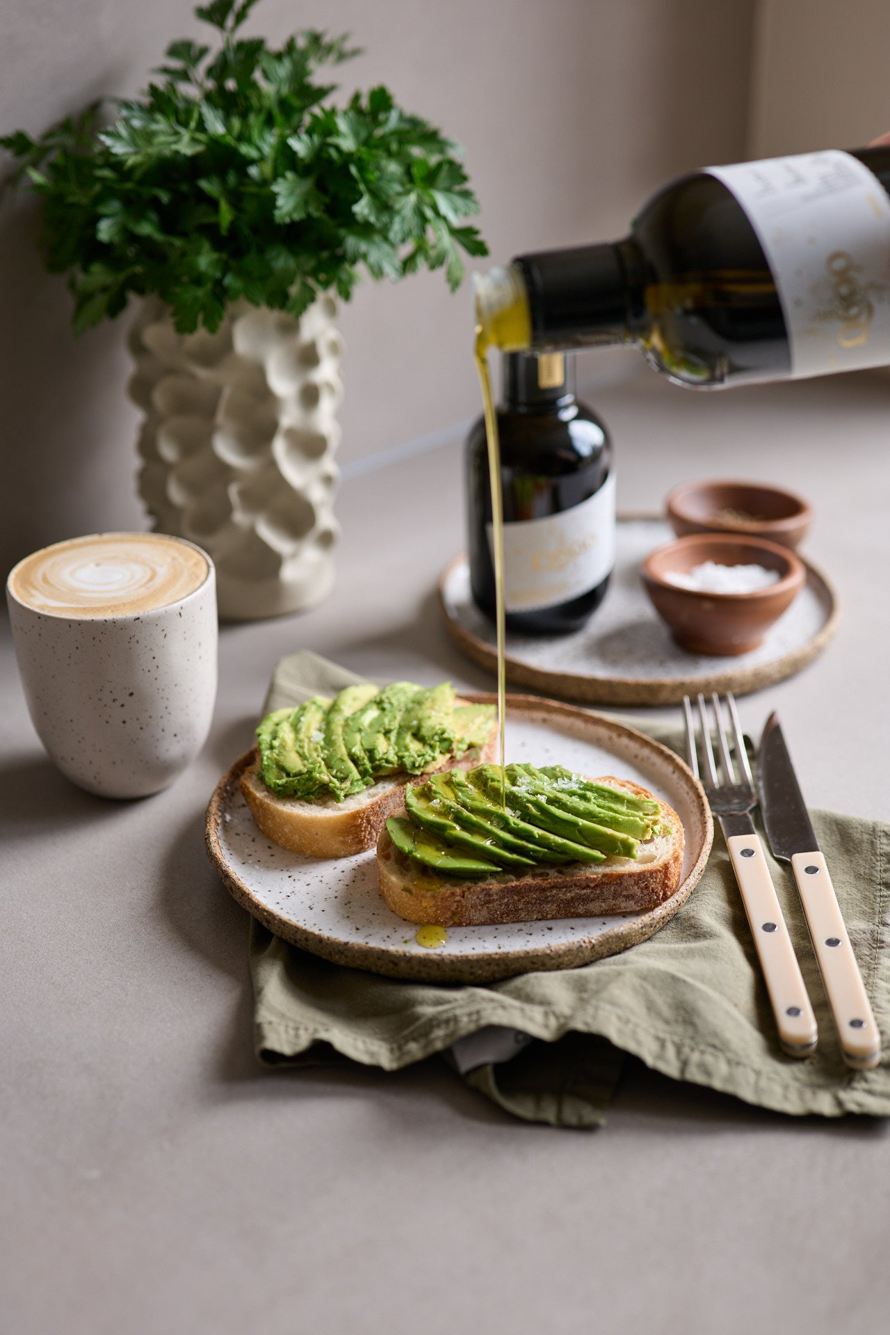 Q600 high-polyphenol olive oil drizzled over avocado toast, 634mg/kg daily ritual EVOO Australia